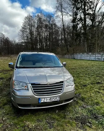 Chrysler Town &amp; Country cena 28000 przebieg: 206568, rok produkcji 2009 z Góra małe 56